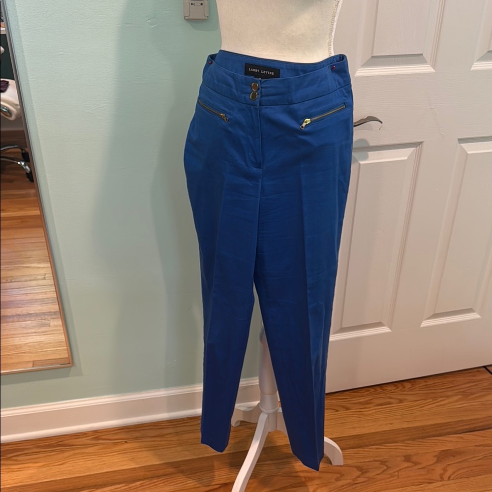 Larry Levine Blue Ankle Cropped Pants size 8
